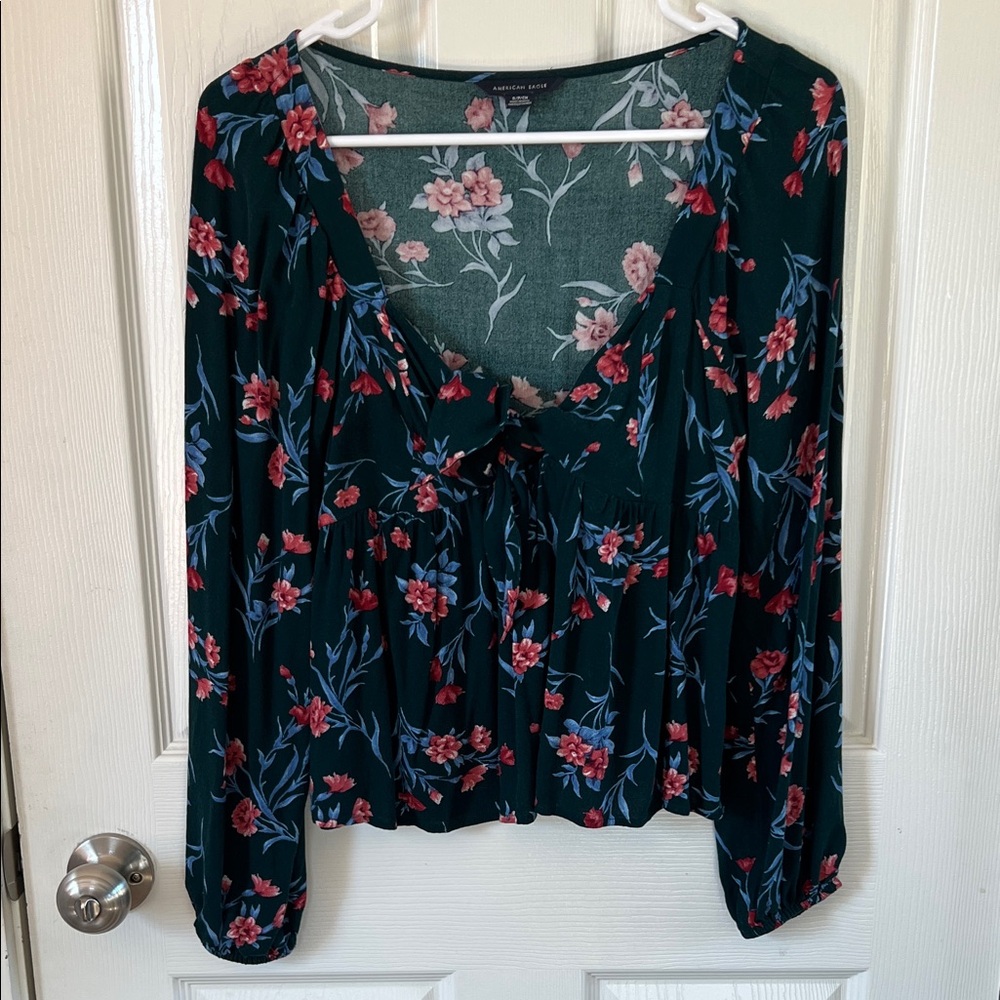 💋3/$10💋American Eagle Outfitters Green Floral Front Tie Puff Sleeve Blouse Small